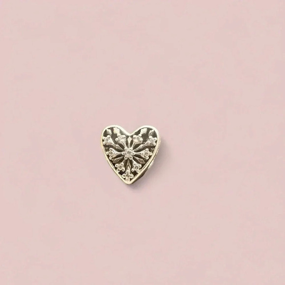 PANDORA HEART OF WINTER CLEAR CZ CHARM STERLING SILVER 925 ALE - Picture 1 of 4